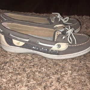 Women’s size 7.5 Sperrys